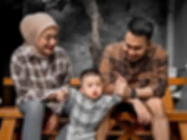 Alasan Faris mau jadikan Nathalie Holscher pacar meski berstatus janda anak satu.