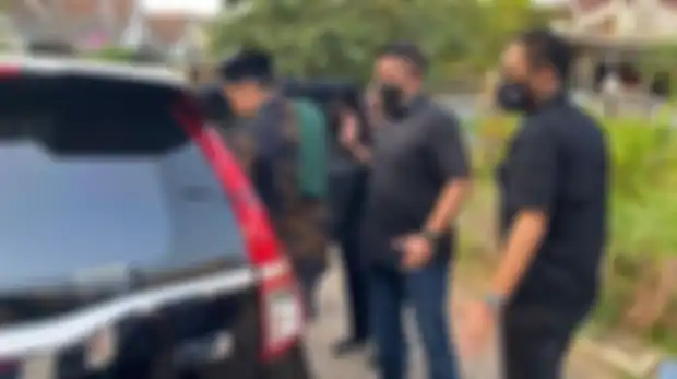 Foto penangkapan Yahya Waloni oleh tim Bareskrim Polri.