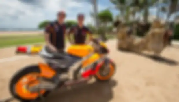 Marc Marquez dan Dani Pedrosa di Bali tahun 2014