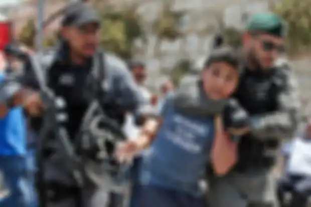 Foto pilu anak-anak Palestina yang mengalami trauma akibat serangan udara Israel. Sepanjang tahun 2020, ratusan anak-anak Palestina ditahan Israel.