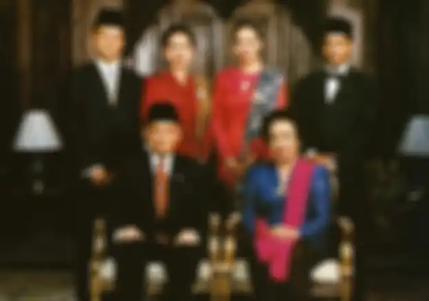 Kebaya Ibu Ainun Habibie