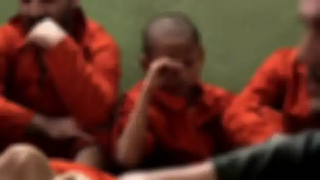 Anak dan orang dewasa di penjara yang dikuasai oleh otorita Kurdi. 
