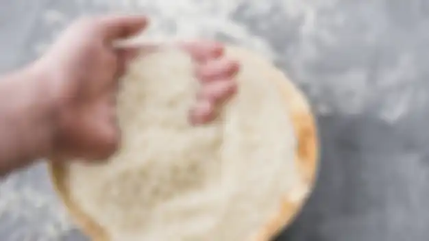 Sebelum mendapatkan manfaat dari nasi, ada baiknya kita mengenali ciri beras yang busuk.