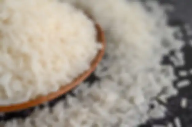Sering Dibuang Begitu Saja, Air Cucian Beras Ternyata Miliki Khasiat yang Tak Disangka! 