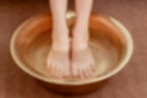 Ilustrasi. Mengatasi kaki pecah-pecah dengan baking soda.
