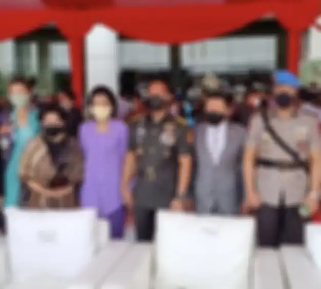 Walaupun foto adik bungsu Andika Perkasa itu tidak setenar sang kakak, namun soal karier Kombes Bhirawa tak kalah mentereng di Polri.