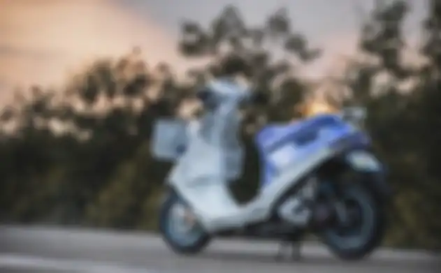 Tampak samping dan belakang Honda Dio SP yang sudah dimodifikasi.