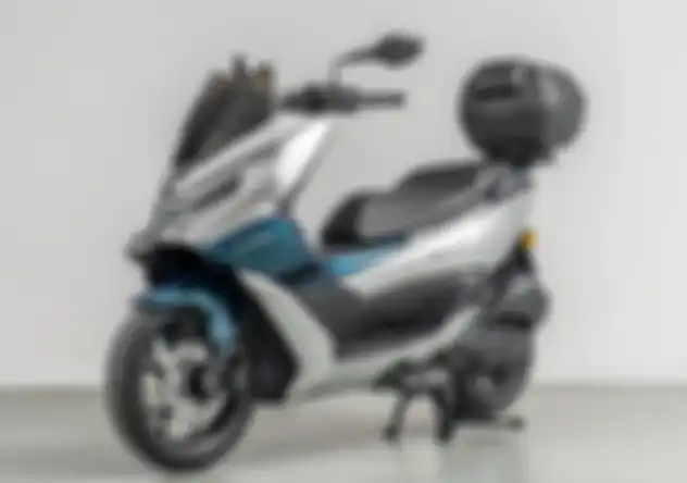 Bocoran CF Moto 150 SC yang memang meniru desain Honda PCX 160 untuk dijual di Cina. 