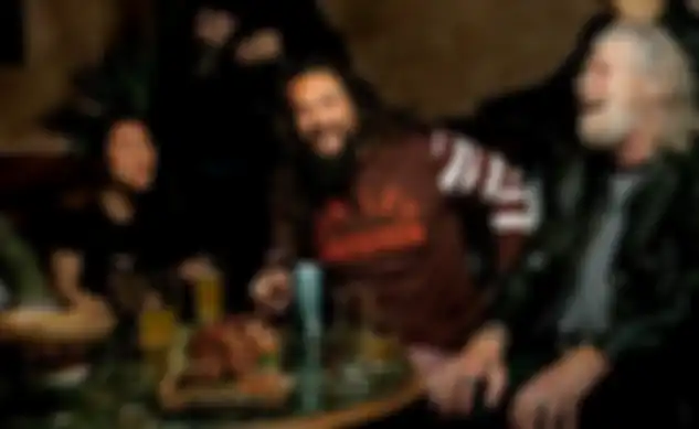 Jason Momoa memakai apparel Harley-Davidson Museum X Jason Momoa Collection.