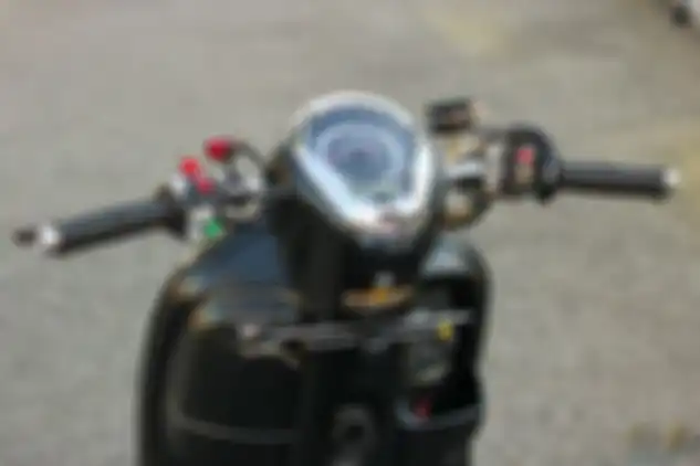 Area kokpit Honda Scoopy ini ada 2 power steering.