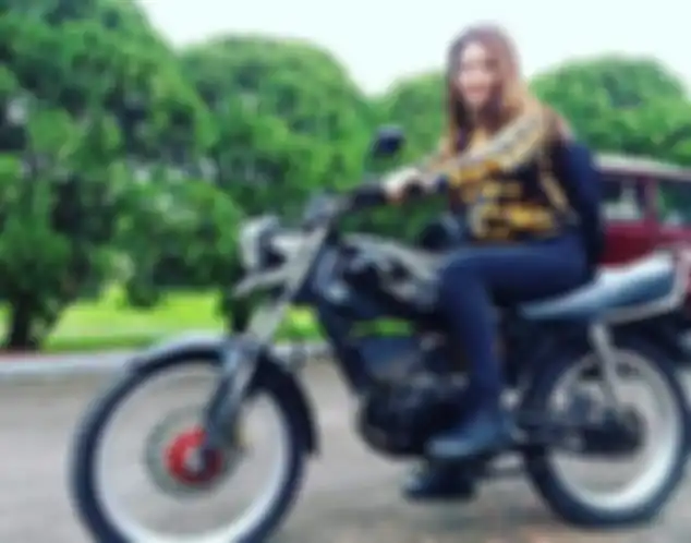 Natasha Wilona bersama motor RX-King