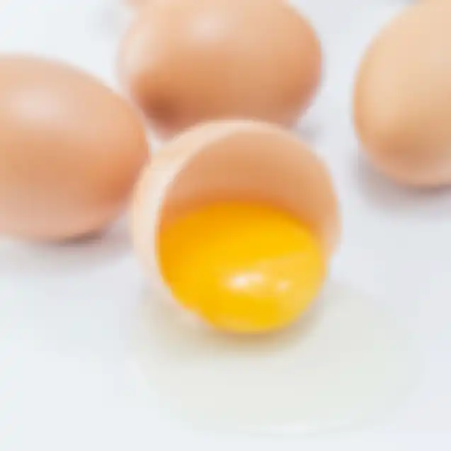 Kuning telur dianggap banyak mengandung kolesterol yang bisa jadi pemicu beragam penyakit.