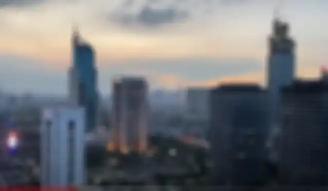 Pemandangan gedung Wisma 46 dari apartemen Maia