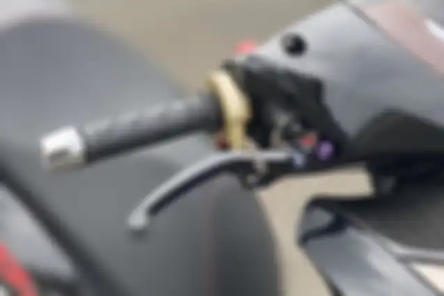 Master rem kanan pakai Brembo dan gas spontan Domino.