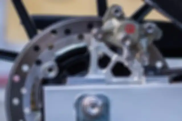 Pengereman di roda belakang juga pakai Brembo