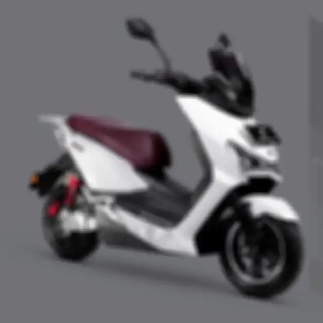 Sisi kanan motor listrik United TX3000.