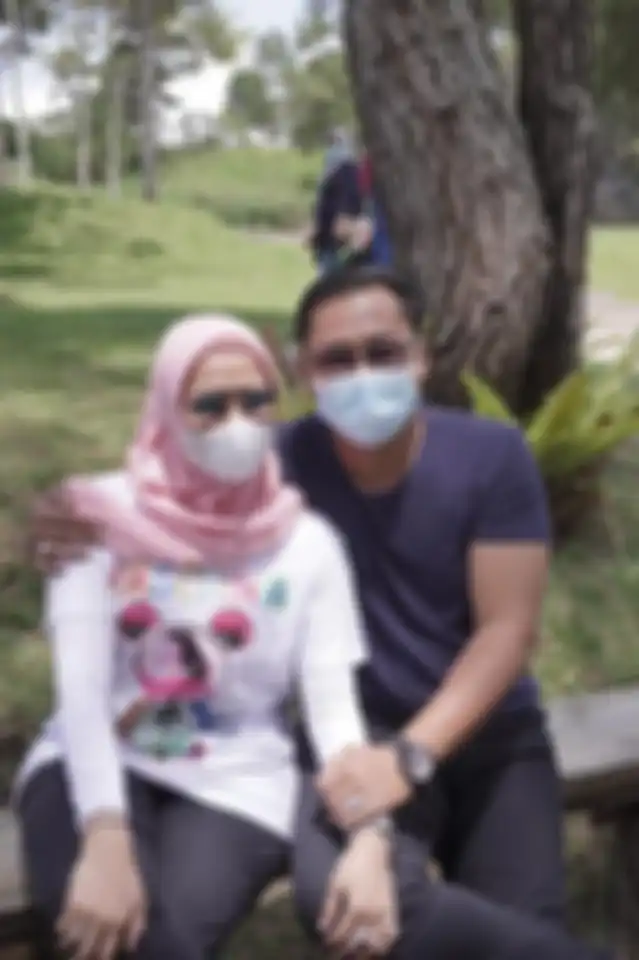 Foto Kapolres Tebing Tebing pamitan ke warga membuat sedih netizen. Beberapa netizen mengunggah emotikon menangis.