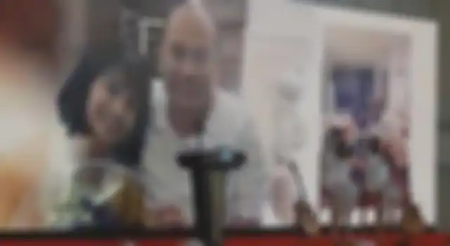 Prof Bambang Saputra menjadi sorotan usai foto disuapi Vanessa Angel sengaja disebarkan. Guru spiritual Doddy Sudrajat ini bikin Puput meradang.