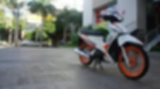 Honda Supra X 125 coba-coba pakai livery Repsol