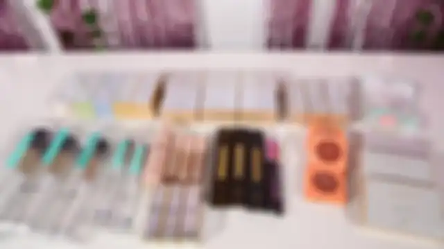 Makeup dan brush set dari YOU Beauty dan GLAMFIX buat acara CewekBanget Fun Makeup Class