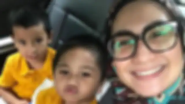 Siti Anizah dan anaknya