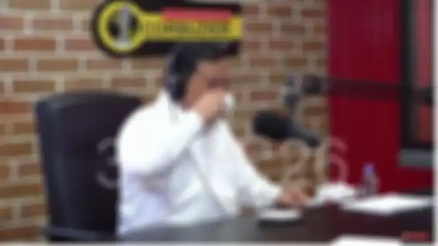 Deddy Corbuzier menjadi YouTuber terkaya di Indonesia karena konten podcast YouTube wawancara Menteri Pertahanan Prabowo Subianto.