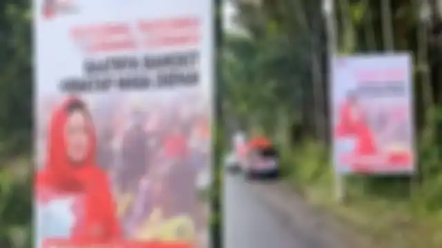 Baliho Puan Maharani di lokasi bencana semeru muncul sejak beberapa hari terakhir. Jumlahnya cukup banyak. Foto baliho Puan viral.