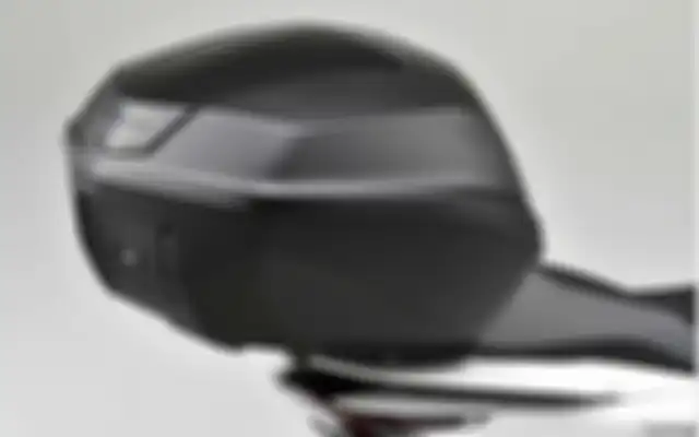 Top box Honda PCX 160 yang bisa terkoneksi dengan Smart Key. Canggih!