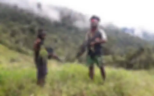 Egianus Kogoya (kanan), salah satu pemimpin KKB Papua yang diakui paling berbahaya. Dia melancarkan aksinya dari Pegunungan Tengah, Papua.