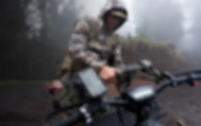 Ada dudukan busur atau panah yang berguna untuk para pemburu.