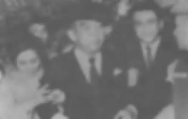 Presiden pertama RI, Soekarno menghadiri pernikahan anak ketiganya, Rachmawati dalam kondisi memilukan.