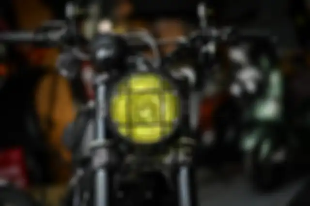 Headlamp bermika kuning bikin tampang Ducati Scrambler lebih klasik