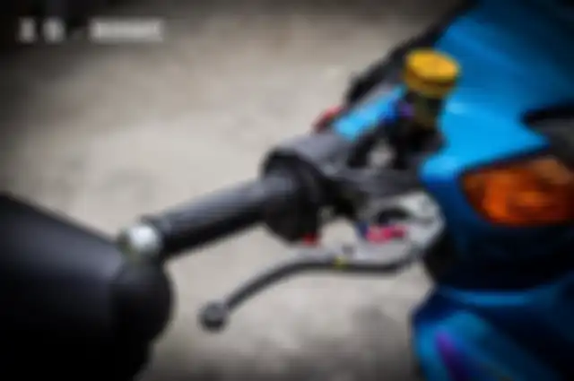 Master rem pakai Brembo dengan handle rem CRG.