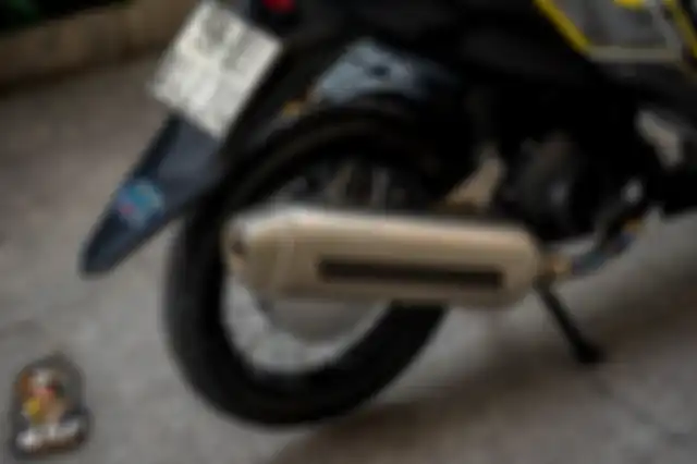 Knalpot pakai silincer Leovince 4 Road dan header Titanium.