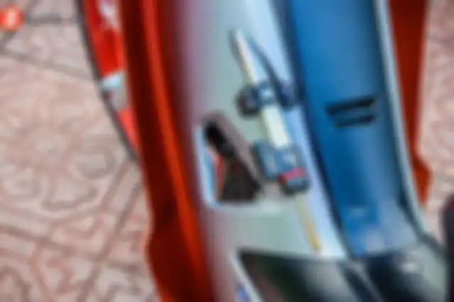 Pakai steering damper Matris, mirip motor sport aja nih!