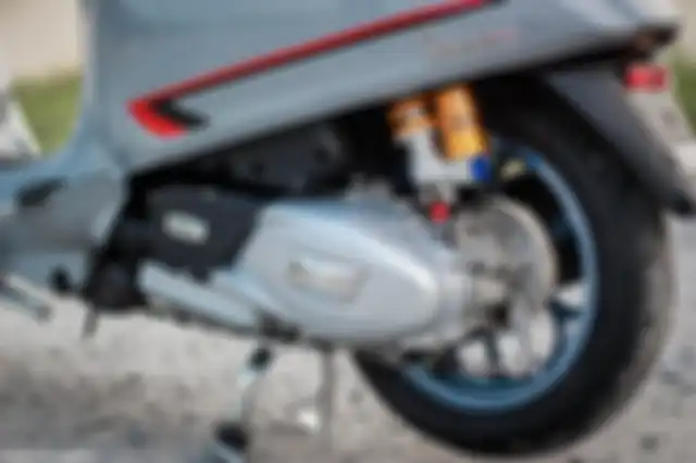 Sokbreker Ohlins di belakang.