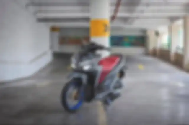 Modifikasi Honda Vario 150, seluruh bodi direpaint warna nardo grey.