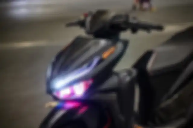 Headlamp dibuat picek.
