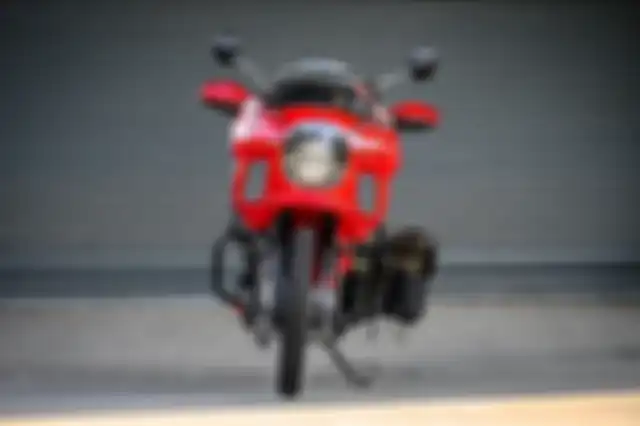 Bagian depan pakai fairing custom ala Goldwing.