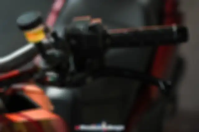 Pakai master rem Brembo RCS Corsa Corta.