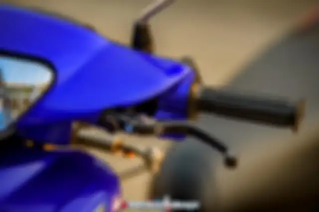 Handle rem Brembo dan master Kohken di sebelah kiri.