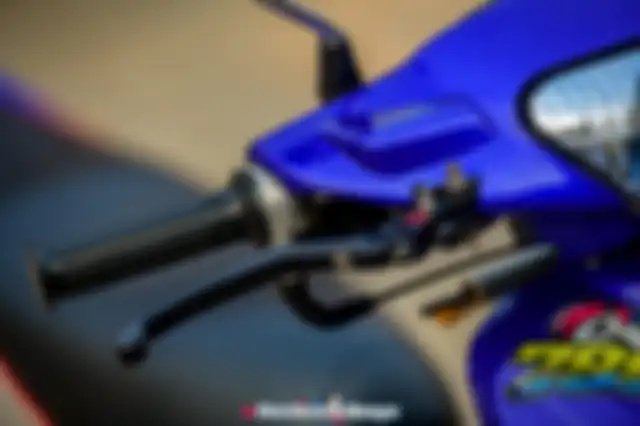 Master rem Brembo di sebelah kanan.