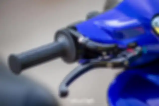 Master rem Brembo terpasang di sebelah kanan.