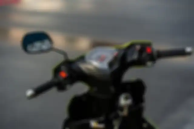 Di area kokpit, terpasang panel saklar milik Yamaha NVX 155 atau Yamaha Aerox 155.
