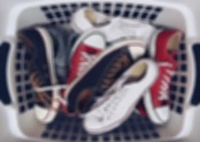 Berikut panduan mencuci sepatu dengan mesin