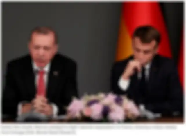 Presiden Turki Recep Tayyip Erdogan bersama Presiden Perancis Emmanuel Macron