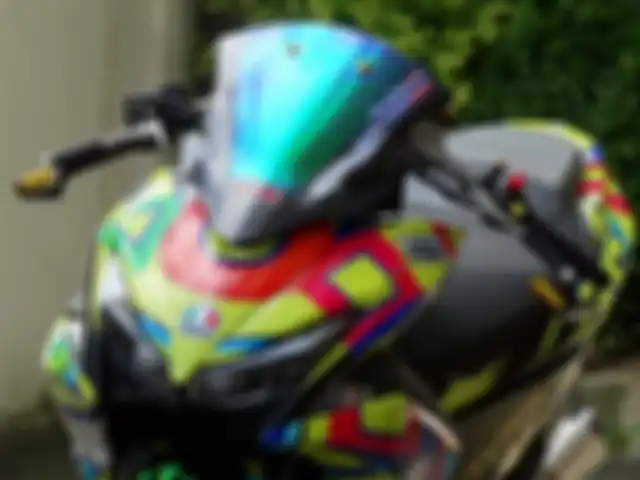 Yamaha Aerox bergaya racing look, pakai windshield besar biar makin mirip motor balap