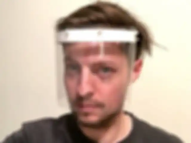 Face shieldnya kerendahan