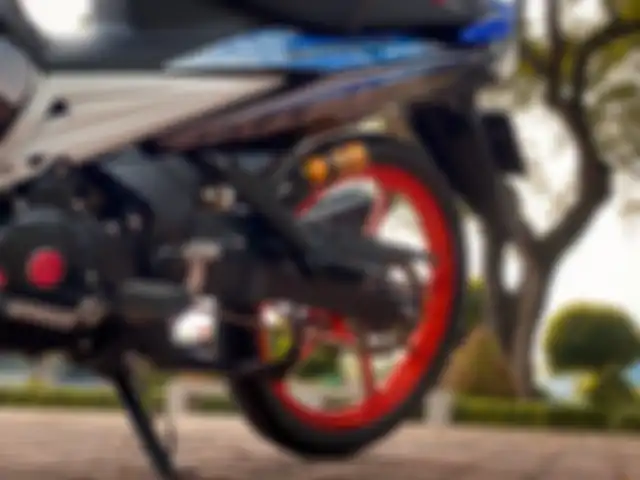 Sokbreker Ohlins dengan sub-tank terpisah.