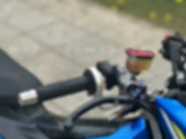 Master rem Brembo, gas spontan Activa, dan saklar Domino.